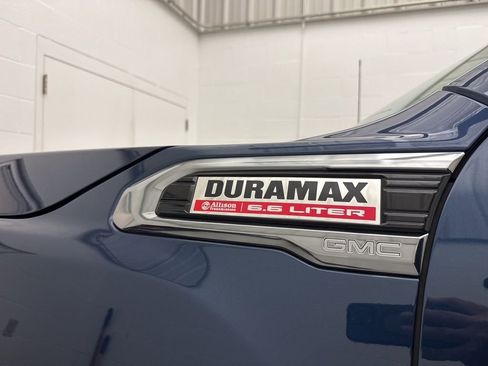 Used 2021 GMC Sierra 2500 AT4 w/ AT4 Premium Plus Package AWD/4WD image 11