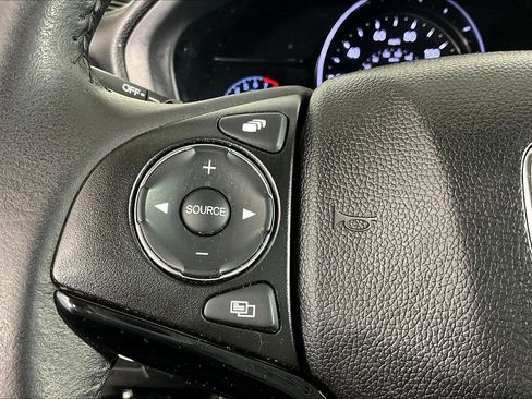 Used 2019 Honda HR-V Touring image 11