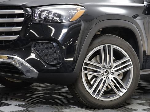 Used 2025 Mercedes-Benz GLS 450 4MATIC image 3