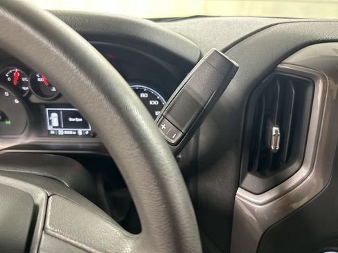 Used 2019 Chevrolet Silverado 1500 Custom w/ Custom Value Package AWD/4WD image 17