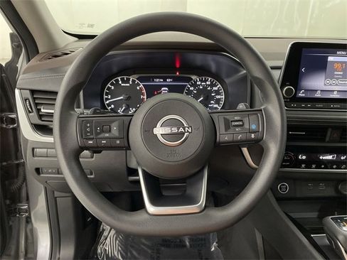 Used 2023 Nissan Rogue SV image 27