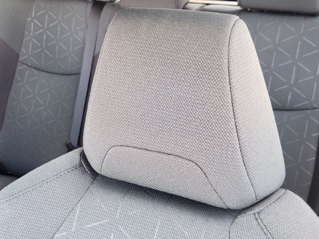 Used 2025 Toyota RAV4 XLE AWD/4WD image 24