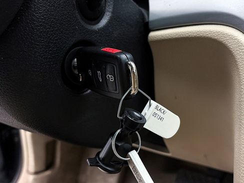 Used 2012 Volkswagen Passat TDI SE image 14