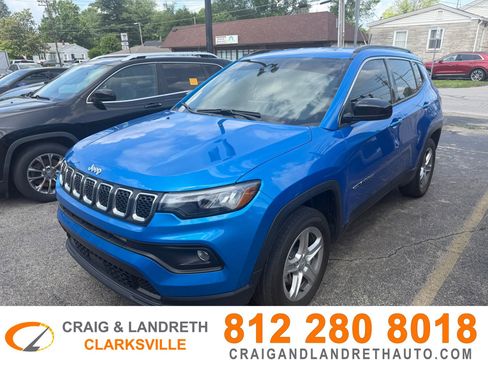 Used 2023 Jeep Compass Latitude w/ Convenience Group AWD/4WD image 1