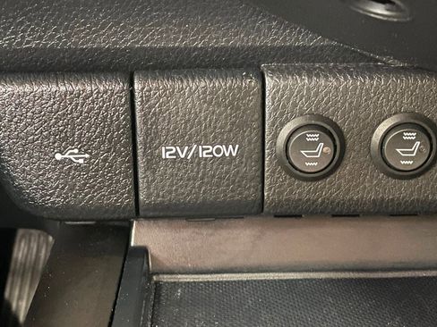 Used 2022 Toyota Camry LE FWD image 29