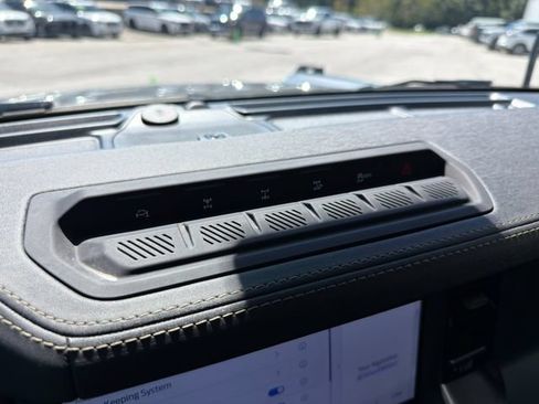Used 2025 Ford Bronco Badlands AWD/4WD image 34