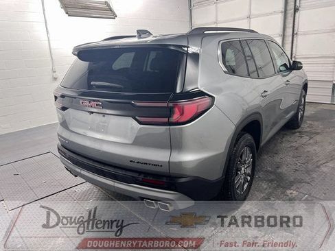 Used 2025 GMC Acadia Elevation FWD image 9