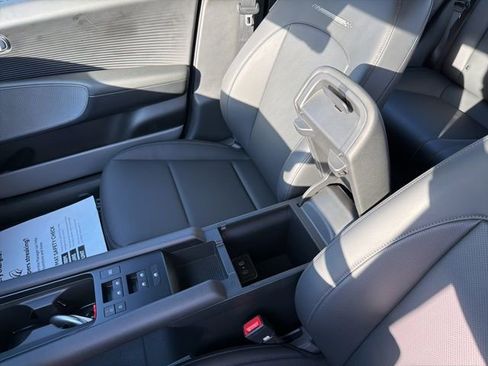 Used 2025 Hyundai Ioniq 6 SEL image 21
