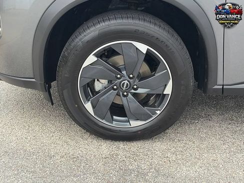 Used 2025 Nissan Rogue SV AWD/4WD image 25