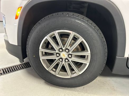Used 2023 Chevrolet Traverse LT w/ LPO, Floor Liner Package AWD/4WD image 9