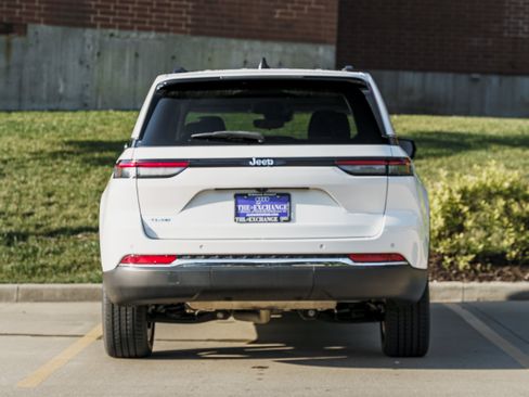 Used 2023 Jeep Grand Cherokee 4WD 4xe image 27