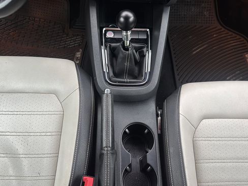 Used 2016 Volkswagen Jetta Sport image 38