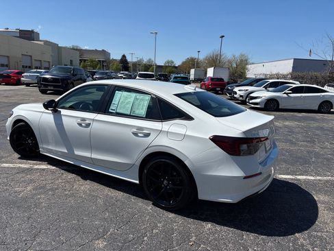 Used 2025 Honda Civic Sport image 3