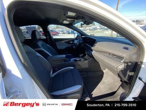 Certified 2024 Buick Envista Preferred w/ Convenience I Package image 32