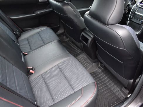Used 2015 Toyota Camry SE FWD image 10