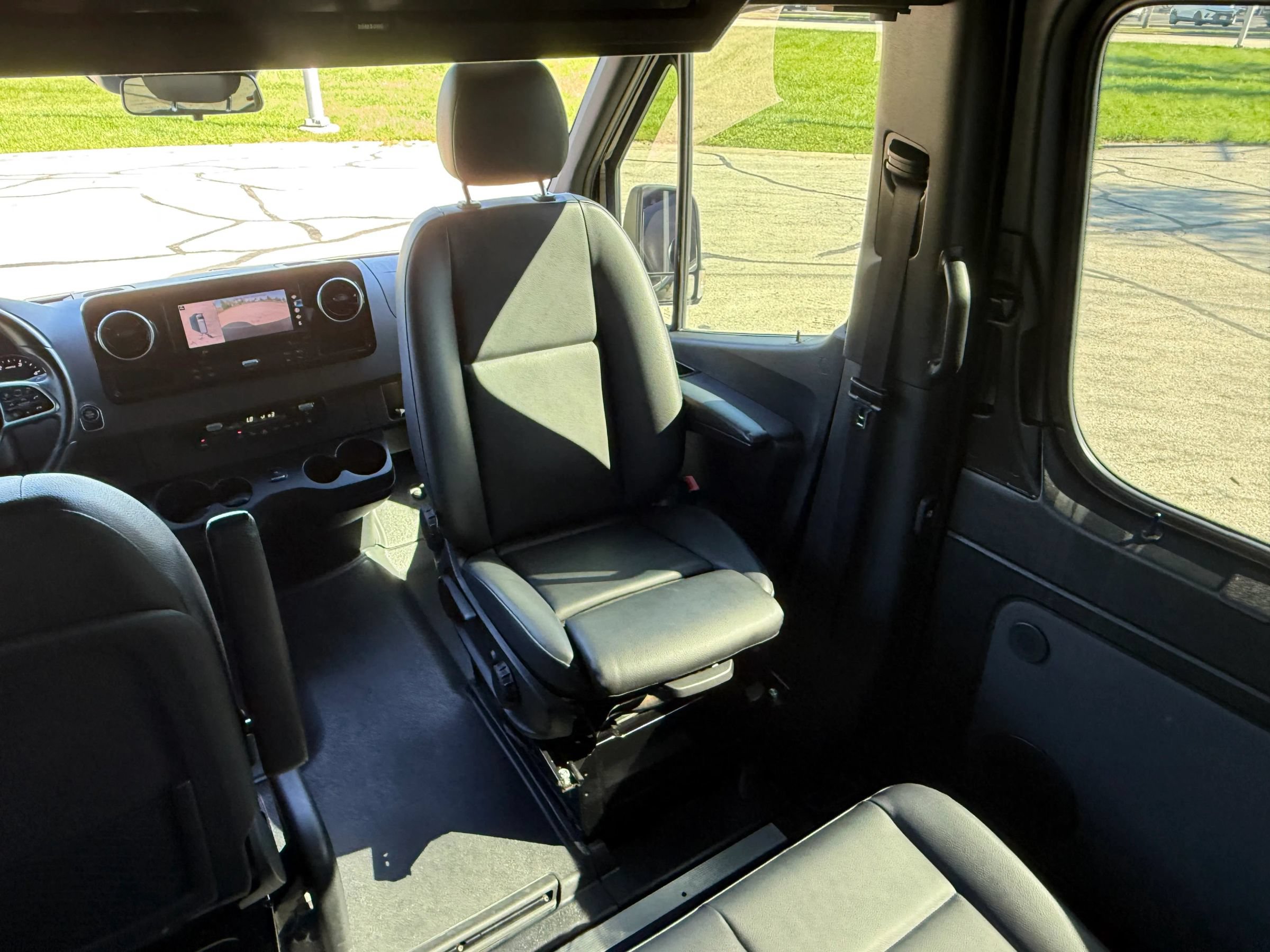 Used 2020 Mercedes-Benz Sprinter 2500 image 38