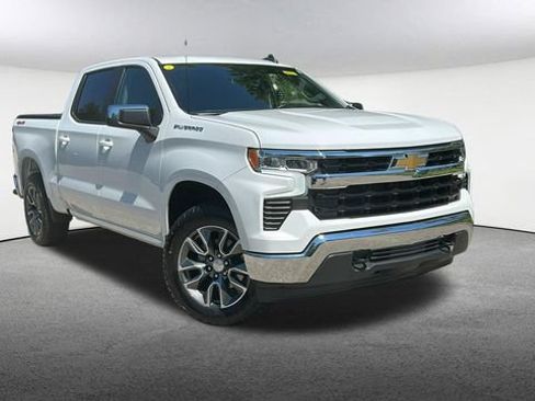 Used 2024 Chevrolet Silverado 1500 LT AWD/4WD image 2