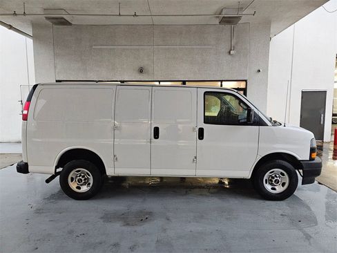 Used 2023 GMC Savana 3500 Work Van w/ Driver Convenience Package image 8