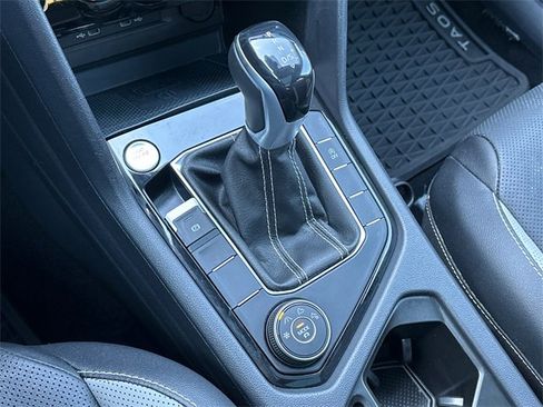 Certified 2022 Volkswagen Taos SEL image 33