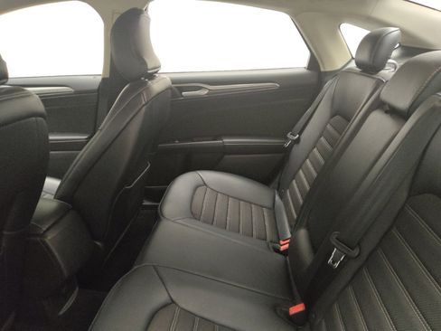 Used 2017 Ford Fusion SE w/ Equipment Group 201A image 18