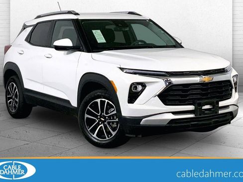 Used 2025 Chevrolet TrailBlazer LT AWD/4WD image 1