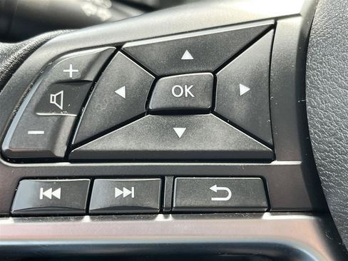 Used 2025 Nissan Sentra SV FWD image 22