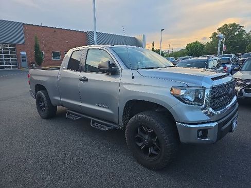 Used 2019 Toyota Tundra SR5 AWD/4WD image 4