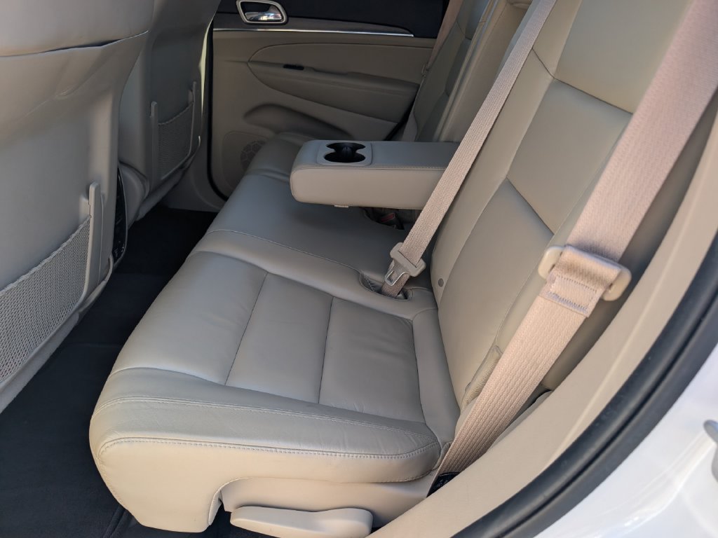 Used 2017 Jeep Grand Cherokee Limited AWD/4WD image 8