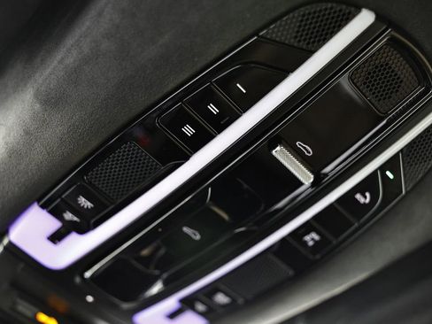 Certified 2022 Porsche Cayenne Turbo AWD/4WD image 43