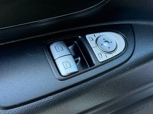 Used 2020 Mercedes-Benz Metris Cargo 3dr 126 WB Mini Van w/ Safety Package image 6