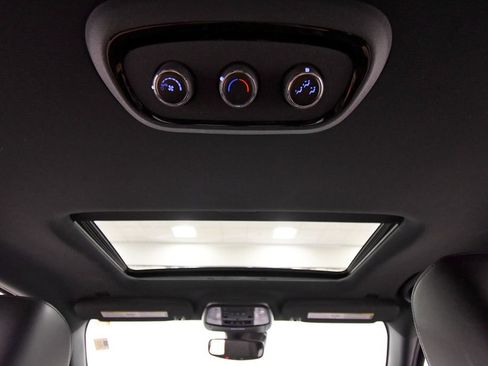 Used 2025 Dodge Durango GT AWD/4WD image 16