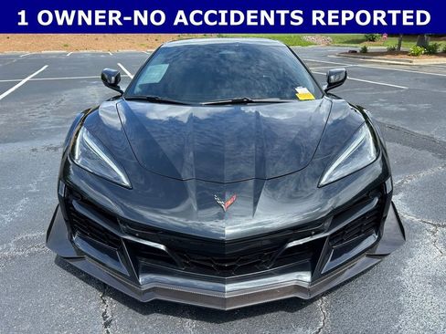 Used 2024 Chevrolet Corvette Z06 w/ Z07 Performance Package RWD image 11