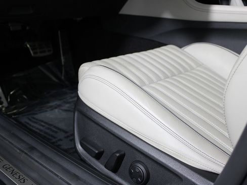 Used 2023 Genesis G70 2.0T w/ Sport Prestige Package image 12