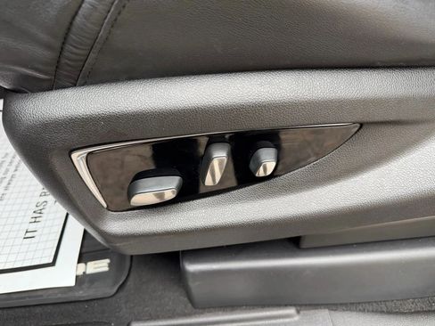 Used 2018 Cadillac Escalade Luxury image 25