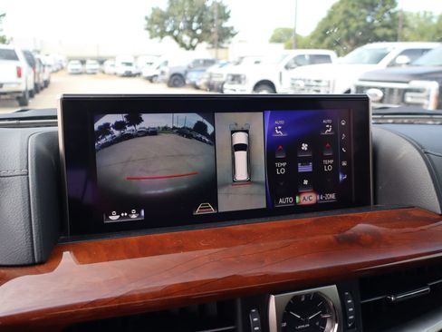 Used 2019 Lexus LX 570 4WD w/ Luxury Package image 25