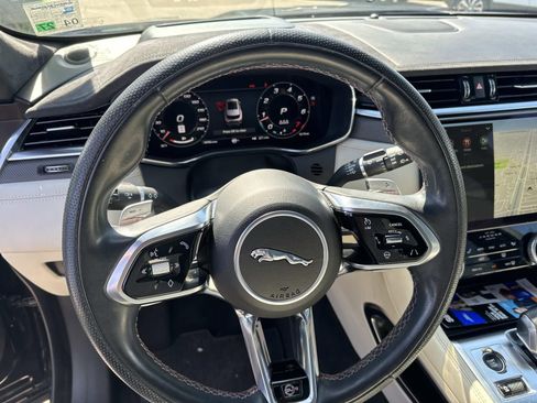 Used 2023 Jaguar F-PACE SVR AWD/4WD image 22