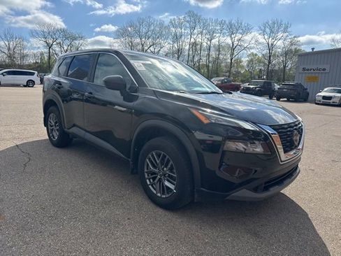 Used 2023 Nissan Rogue S image 3