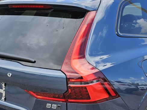 New 2026 Volvo XC60 B5 Core w/ Protection Package image 10