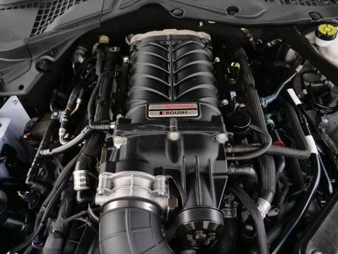 Used 2021 Ford Mustang GT Premium w/ Equipment Group 401A image 2