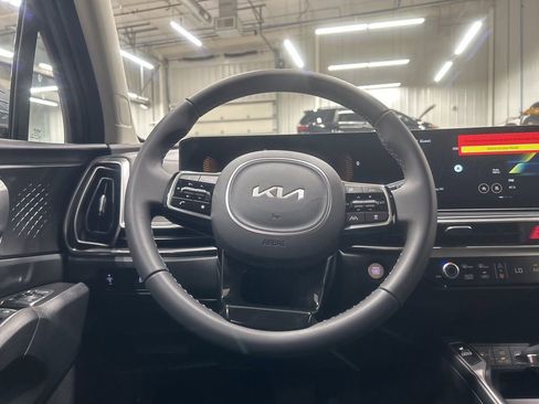 New 2025 Kia Sorento S image 13