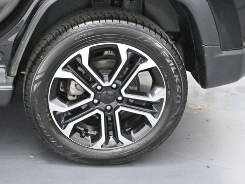 Used 2023 Jeep Compass Limited w/ Sun and Sound Group AWD/4WD image 35