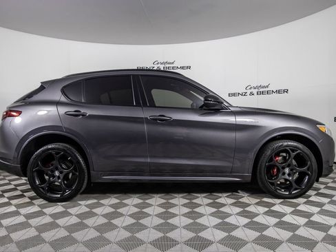 Used 2022 Alfa Romeo Stelvio Veloce AWD/4WD image 3