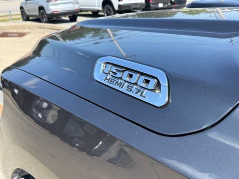 Used 2019 RAM 1500 Big Horn AWD/4WD image 11