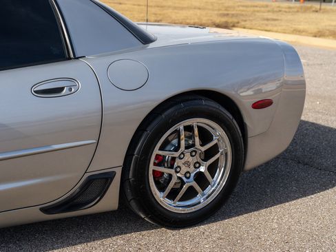 Used 2004 Chevrolet Corvette Z06 w/ Memory Package image 20