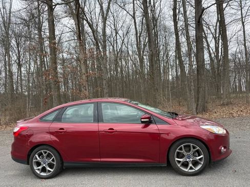 Used 2014 Ford Focus SE w/ Equipment Group 201A image 5