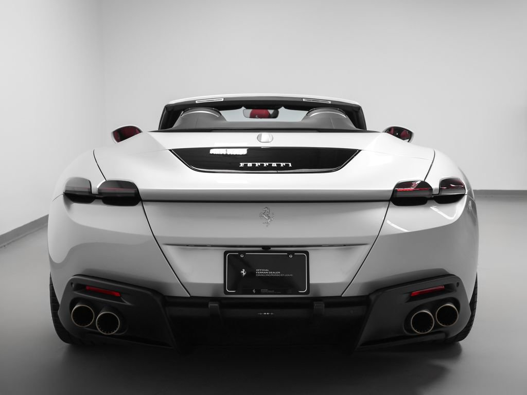 Certified 2025 Ferrari Roma Spider RWD image 39