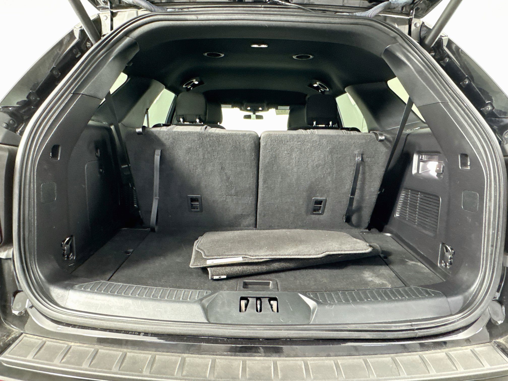 Used 2020 Ford Explorer XLT AWD/4WD image 25