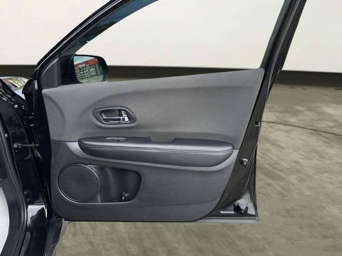 Used 2019 Honda HR-V LX image 22