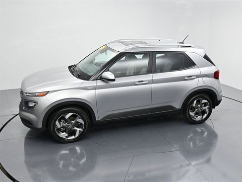 Used 2023 Hyundai Venue SEL image 53