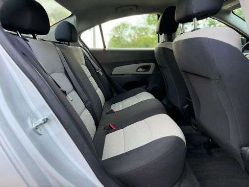 Used 2015 Chevrolet Cruze LS image 32